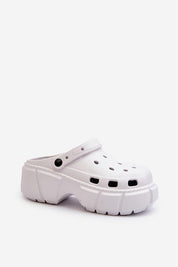 Delvyna Sculpted Foam Beach Slides in white, featuring bold design and 5 cm sole for versatile summer wear on sand or pavement.