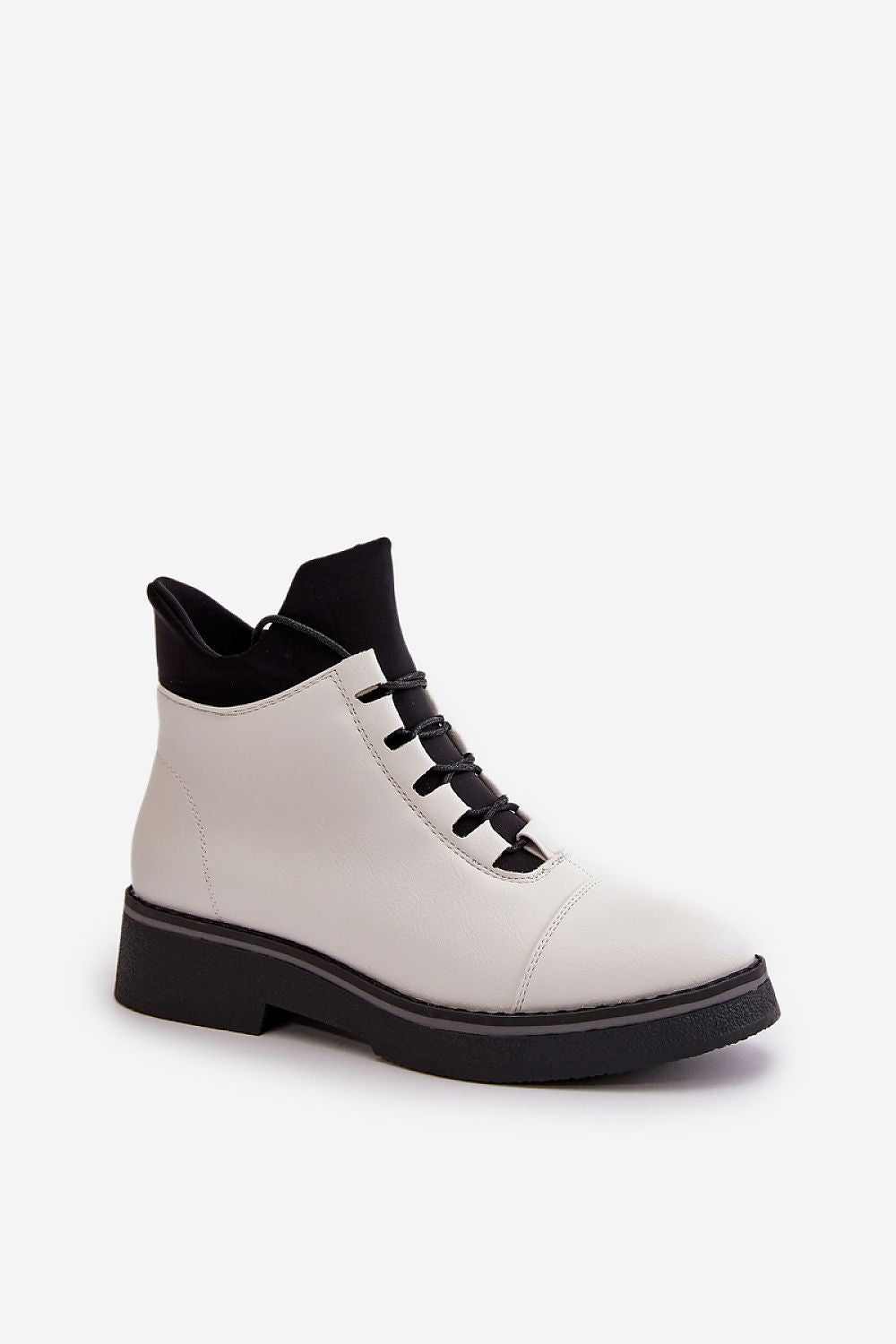 Eco-leather ankle boots with flat heel and zipper, Arvelune Warmfold Everyday Grace, ideal for seasonal transitions and casual elegance.