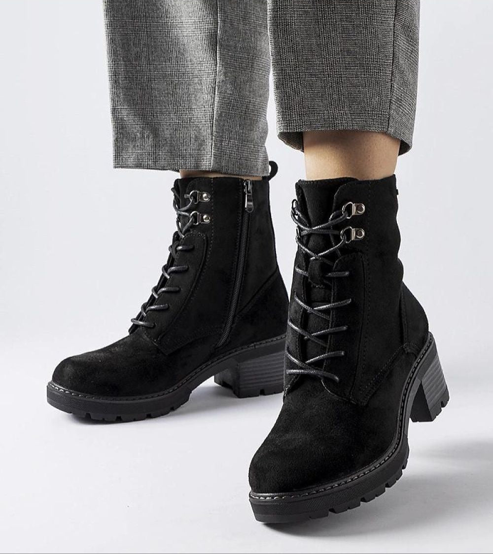 Clementina Block-Heel Winter Boots with laces and zipper, ankle-length, rounded toe, eco leather, rubber sole for comfort and elegance.