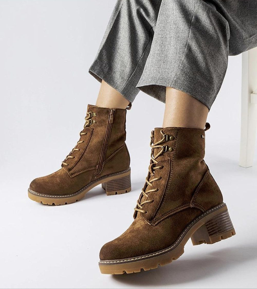 Clementina Block-Heel Winter Boots in brown eco leather with laces and side zipper, offering elegance and comfort for all-day wear.