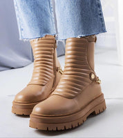 Ardena beige fur-lined boots with gold chain, eco leather, plush interior, and 5 cm heel, perfect for fall and winter fashion.