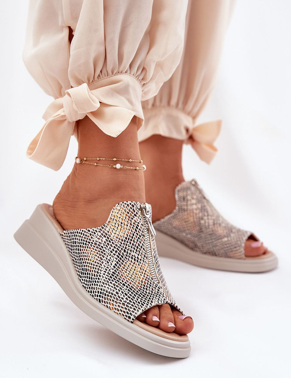 Flip-flops model 211956 Step in style 