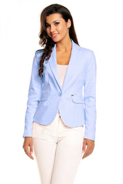 Woman wearing a light blue Arvenelle plus size single-button jacket with decorative pocket flaps.