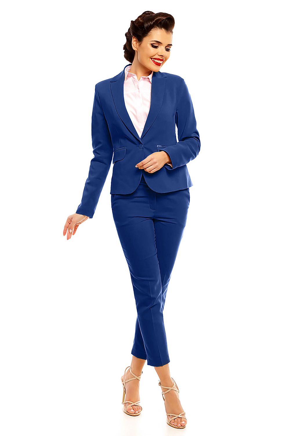 Woman wearing blue plus size high-waist 7/8 trousers with matching blazer, showcasing elegant office attire.