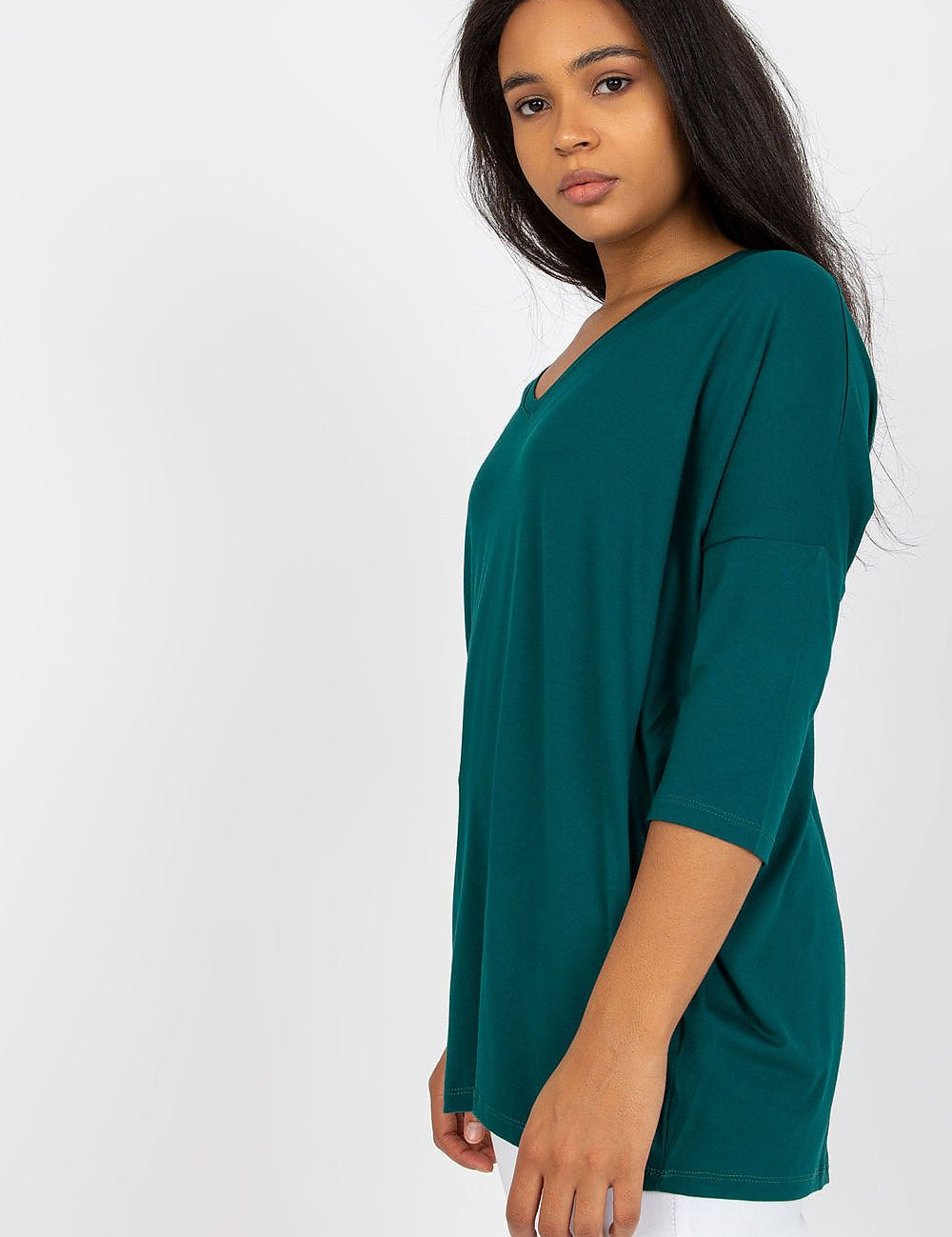 4 sleeves in a relaxed daytime look.