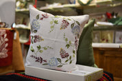 Embroidered linen pillowcase with floral design, 40x40 cm, decorative cushion cover ideal for Easter or Mother's Day gifts.