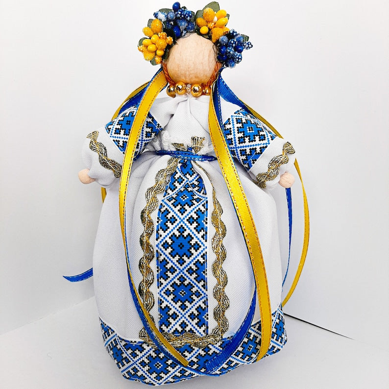 Ukrainian Motanka Doll Amulet for New Homeowner, Symbol of Peace and Protection, 8.7 Inches, Unique Housewarming Gift with Folk Design.