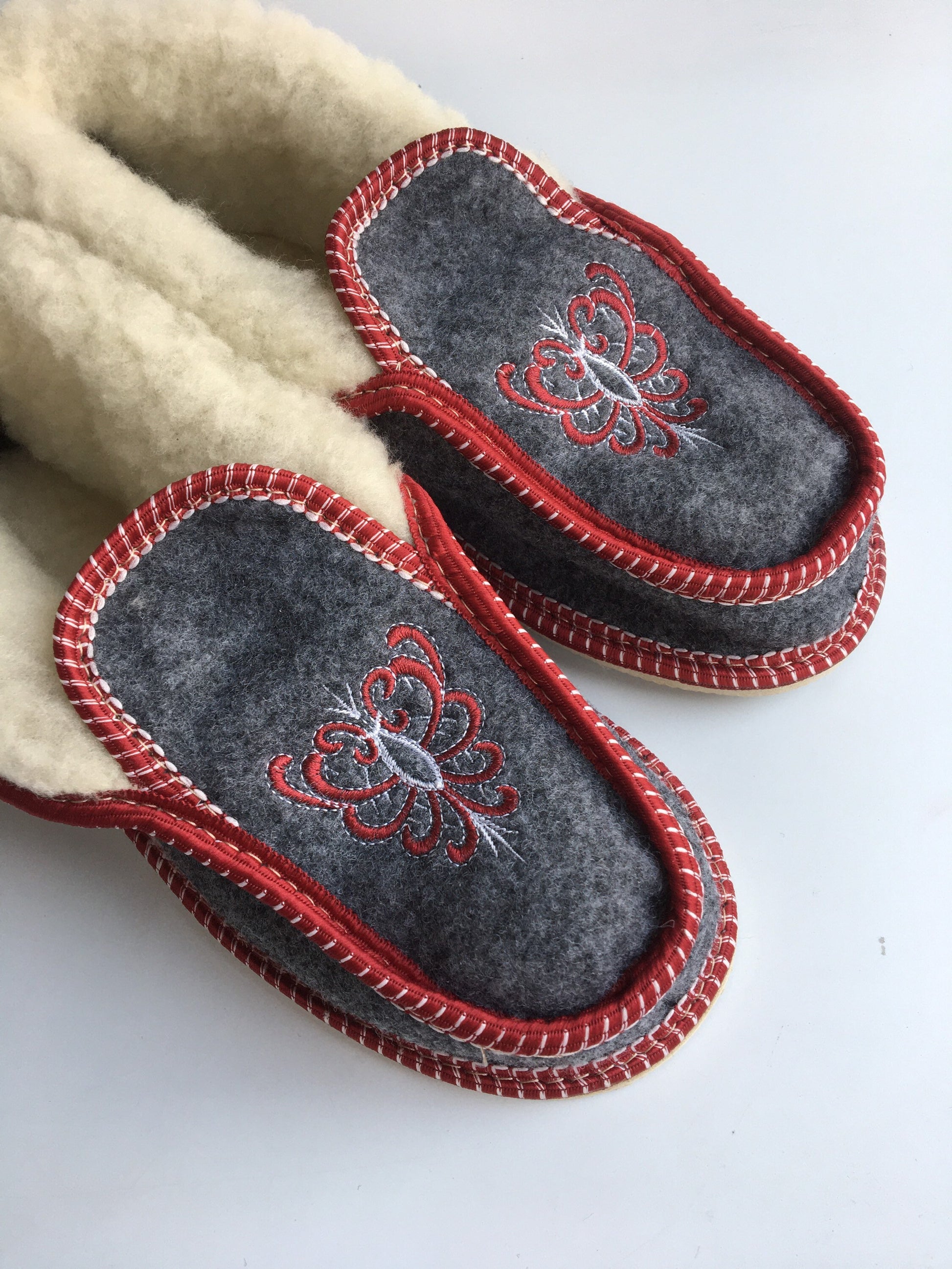 Handmade Carpathian wool slippers with Hutsul embroidery, cozy and stylish, Ukrainian craft, perfect Christmas gift.