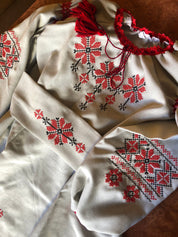 Ukrainian embroidered linen dress for girls with red Rosava floral motif, traditional vyshyvanka style, 3/4 sleeves, belt included.